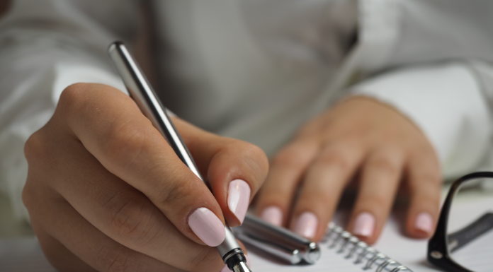 5 Home Tips for Flawless Nails