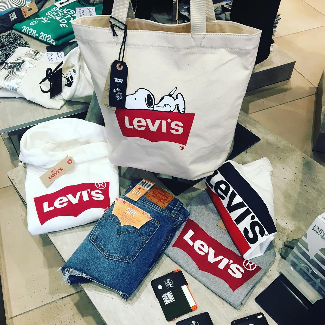 levi's snoopy tote bag