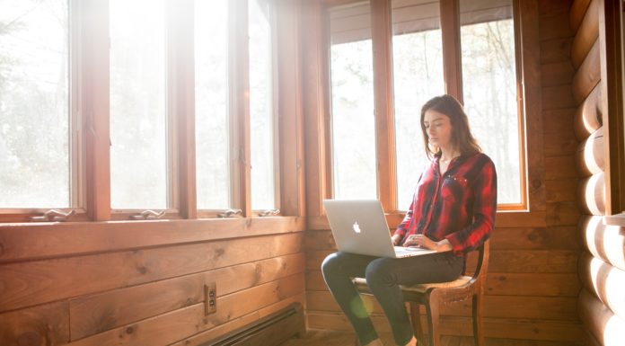 How to Wear Leggings to Work