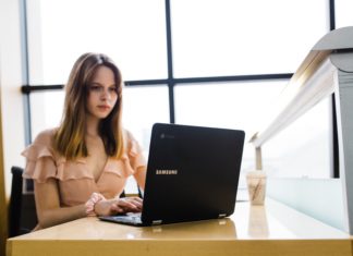 3 Simple Ways to Overcome the Tricky Dress Code in the Office this Summer