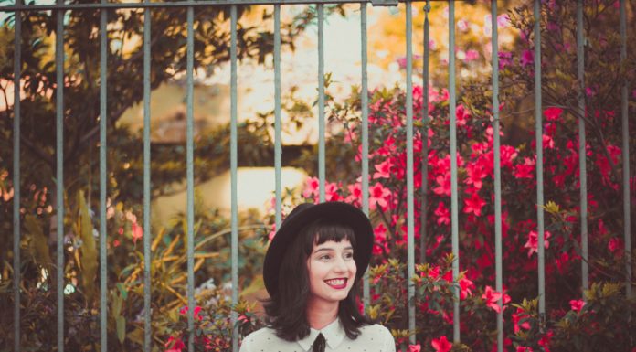 Steps You Should Take to Pull Off the Baby Bangs Trend