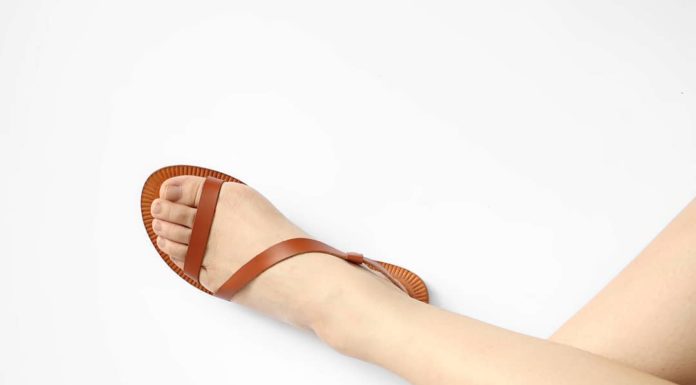 A Pair of Brown Leather Sandals Will Help You Ease into Spring