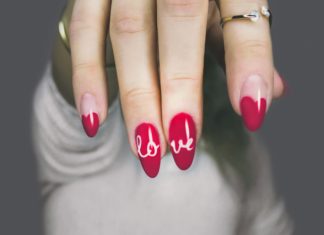 Safe Tips For Removing Acrylic Nails at Home