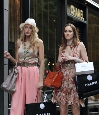 “Gossip Girl” is Coming Back – And So Are the Fashion Trends