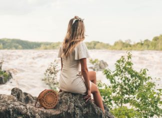 A Simple and Chic Outfit For When It’s Too Hot to Think