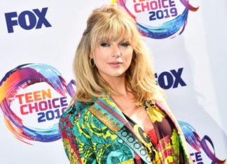 Best Dressed Celebrities at the 2019 Teen Choice Awards