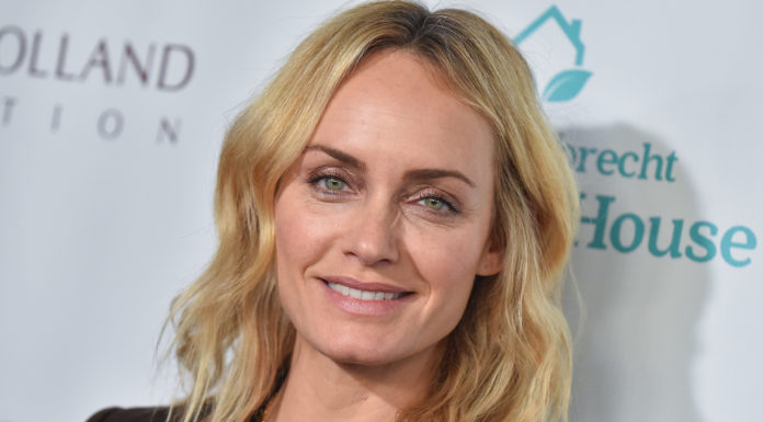 Amber Valletta Shows Us How To Get Glowy Skin