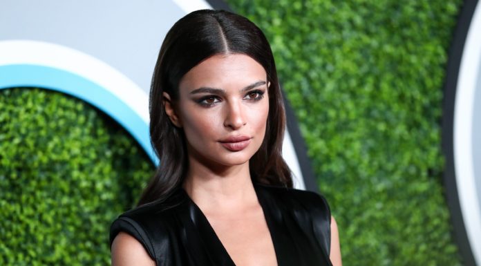 We’re in Love with Emily Ratajkowski’s Dog-Walking Style