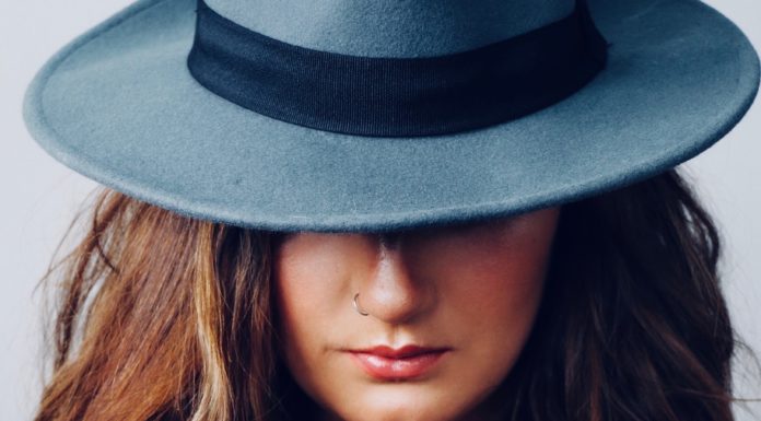 These Colors Go Great With Gold Jewelry