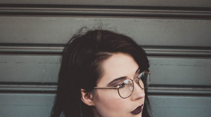How to Pull Off Black Lipstick This Fall
