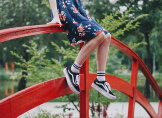 An Evening Outfit with Sneakers? Why Not!