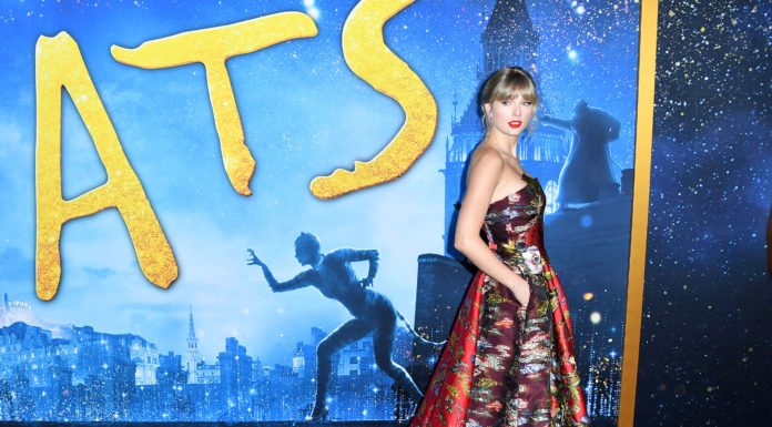 Taylor Swift Looked Purrfect at the Premiere of “Cats”
