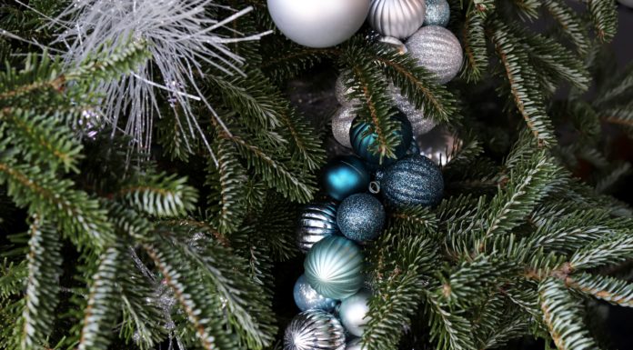 5 Trees That Took The “Blue Christmas” Trend to a Whole New Level