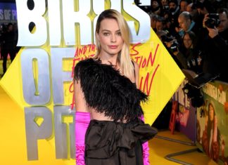 Long, Classy Gloves are Making Their Way to the Red Carpet