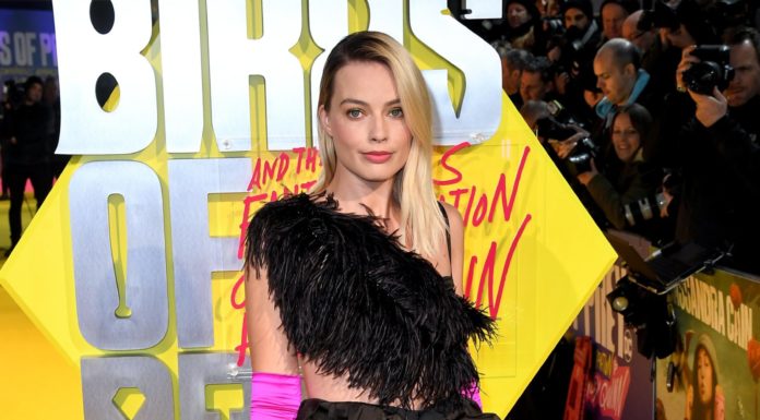 Long, Classy Gloves are Making Their Way to the Red Carpet