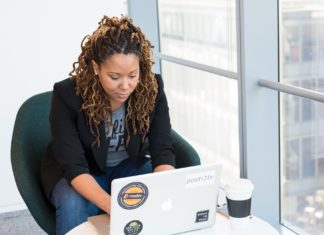 How to Pick Cute and Comfy “Work From Home” Outfits