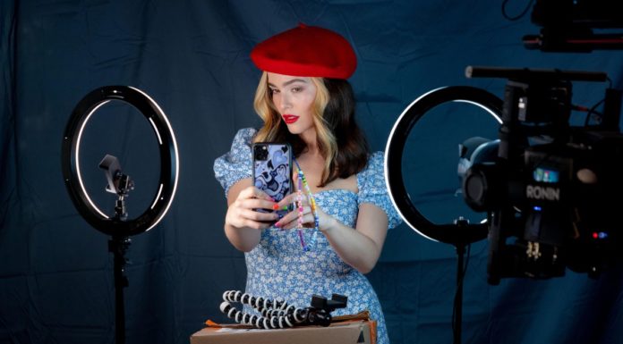 “Not Okay” Costumes Perfectly Capture Influencer Fashion and Y2K Nostalgia Zoey Deutch in "Not Okay"