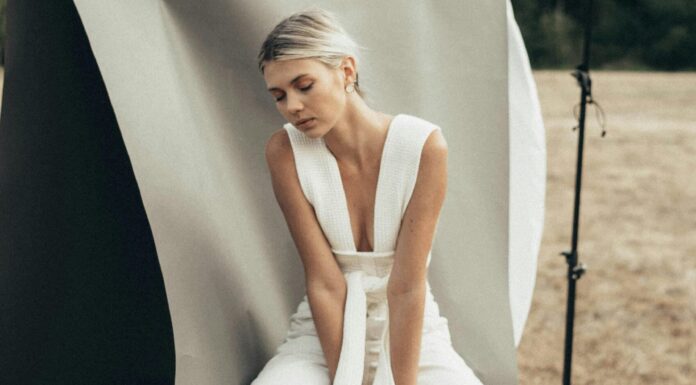 How to Style a Trendy All-White Outfit all white