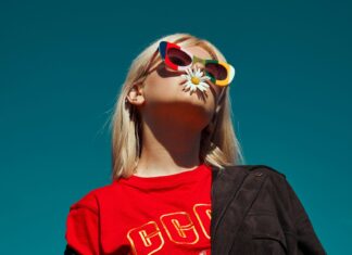 3 Gen-Z Style Trends to Watch Oversized outfit