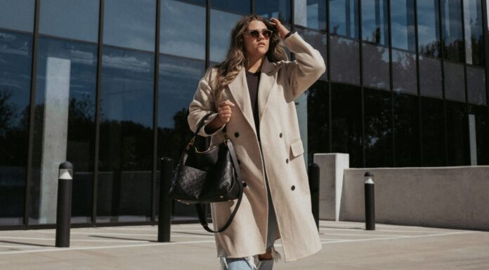 Shopping Guide: Tips & Tricks for Buying a Perfect Fall Coat Pea coat