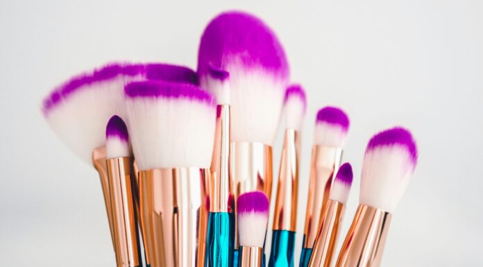 5 Signs That You Should Replace Your Makeup Brushes Brushes