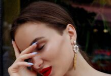 3 Things Worth Keeping in Mind When Styling Bold Statement Earrings Statement earrings