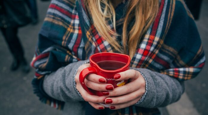 3 Tips & Tricks For Keeping Your Nails Healthy This Winter Nails in winter